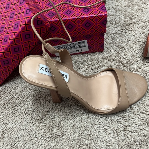 Steve Madden lace up heel - Picture 3 of 3
